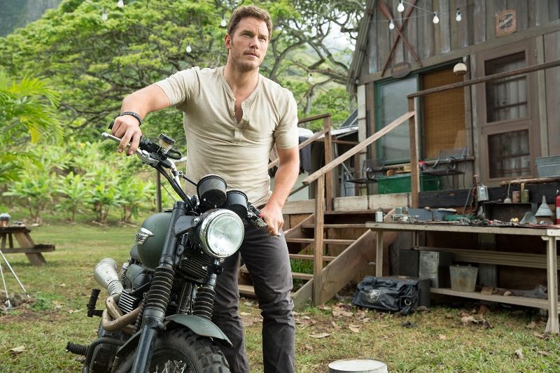 jurassic-park-4-photos-1-chris-pratt 01282