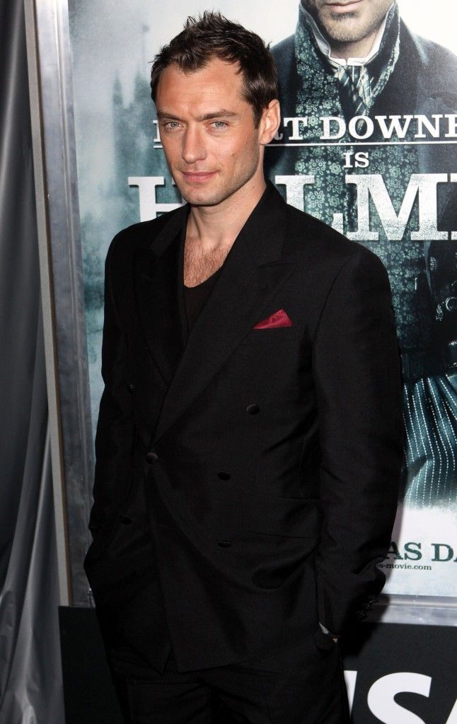 jude-law-sherlock-holmes-premiere-646x1024 dad48