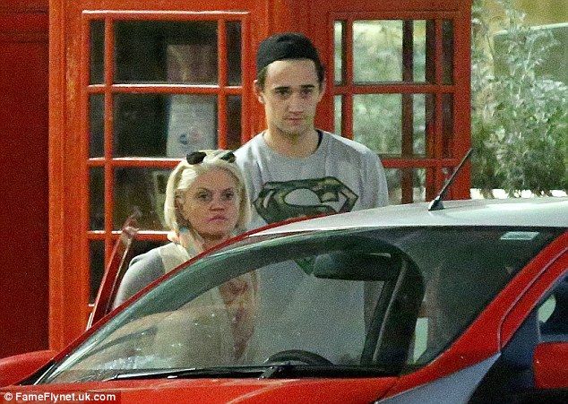 8e1d450f836c9b47d9fa465e363023 99935