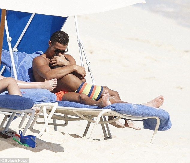 29DBB5FC00000578-3134686-image-m-54 1434984823250 bbedd