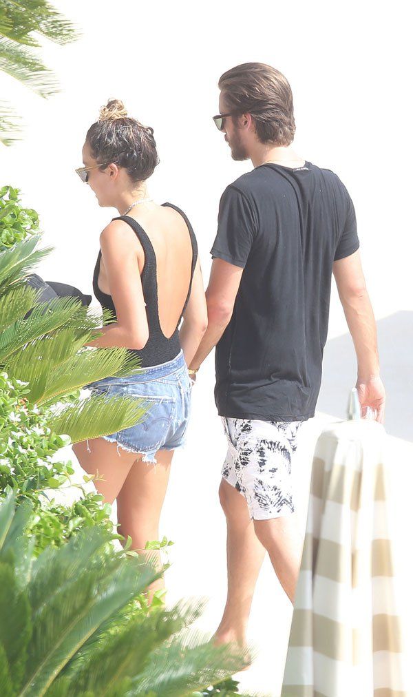 scott-disick-cheating-kourtney-kardashian-separate-monaco-yacht-01 86ff7 0241e