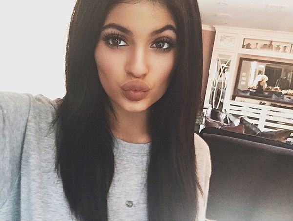 kylie-jenner-altering-looks-too-far-ftr 4369d