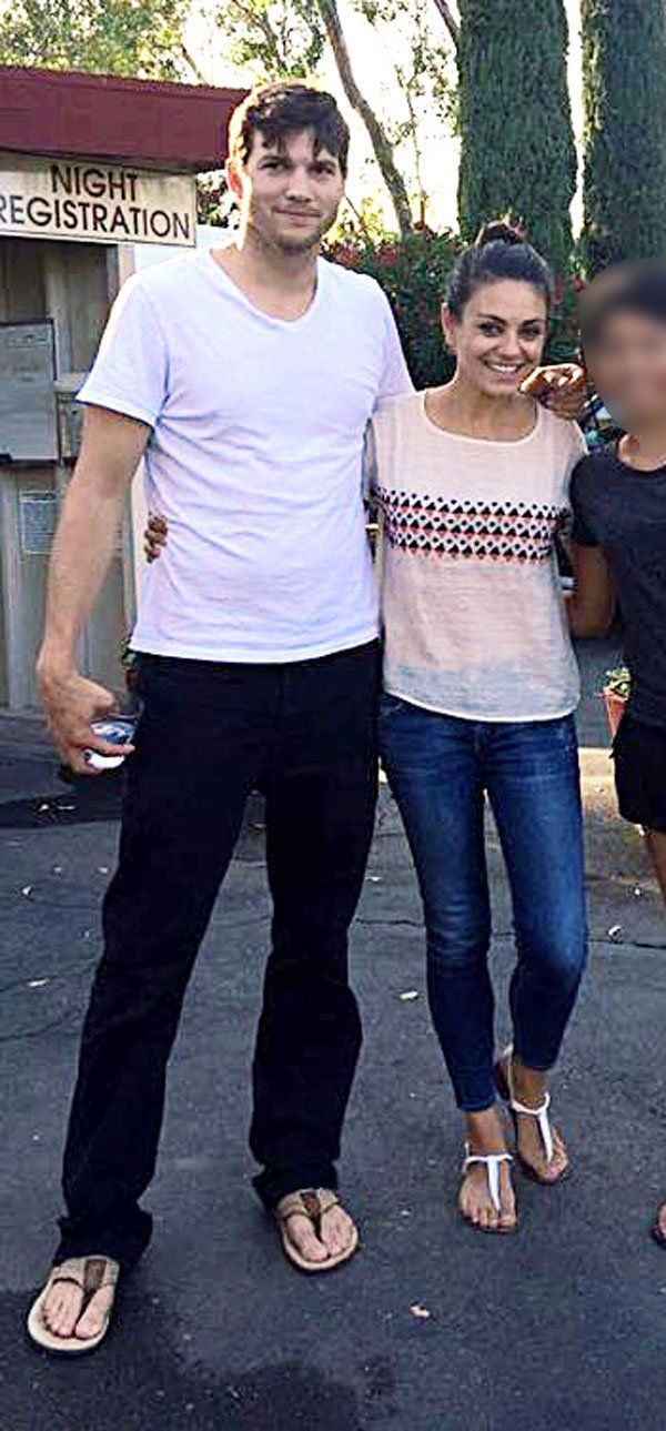 mila-kunis-ashton-kutcher-honeymoon-01 7a85f