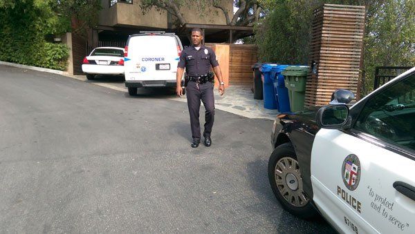 man-found-dead-demi-moore-pool7 656b5