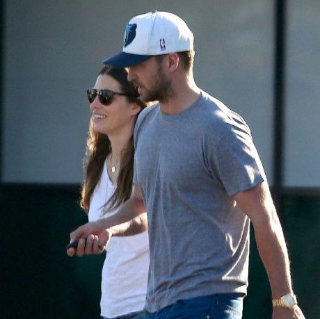 rs 634x1024-150730101827-634-Jessica-Biel-Justin-Timberlake-First-Photo-Together-Since-Silas-Born-Animal-Hospital-JR-73015 25e4a