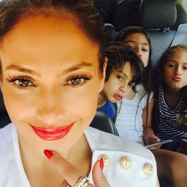 rs 634x634-150730134915-634-jennifer-lopez-kids-besitos-073015 9e764