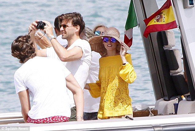 2AEE8CC800000578-0-image-m-5 1438175352478 f34cf