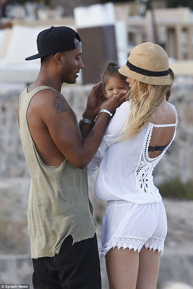 2B72630E00000578-0-image-a-9 1439845087379 ed06f