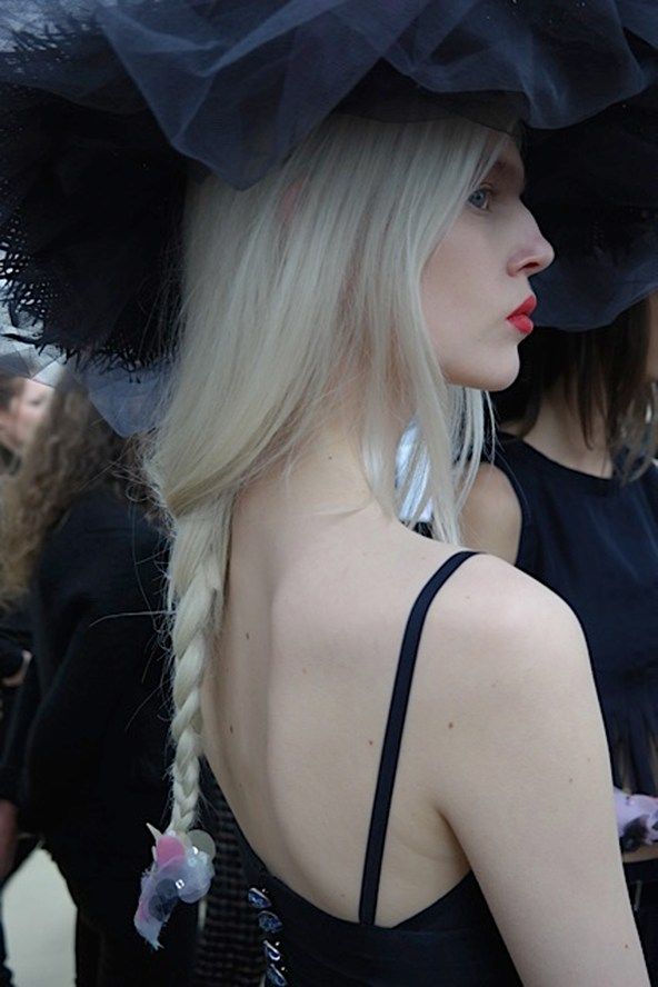 sam-mcknight-chanel-beauty-vogue-5-28jan15-ca b 592x888 e2cd7