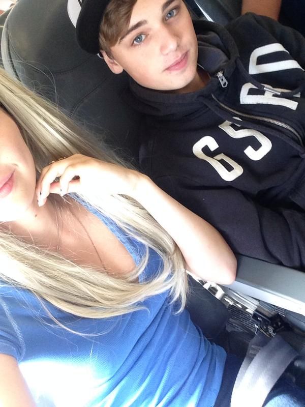 CMwoavPWoAAN1TW 49862