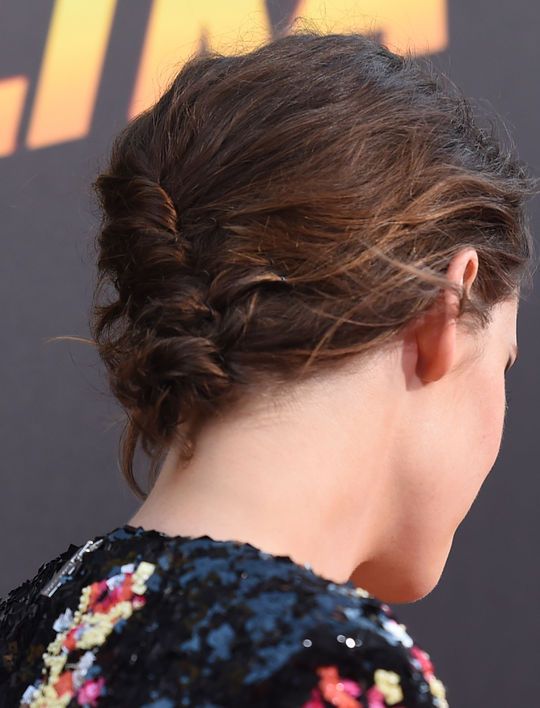 kristen-stewart-hair-french-twist-back-w540 e18a7