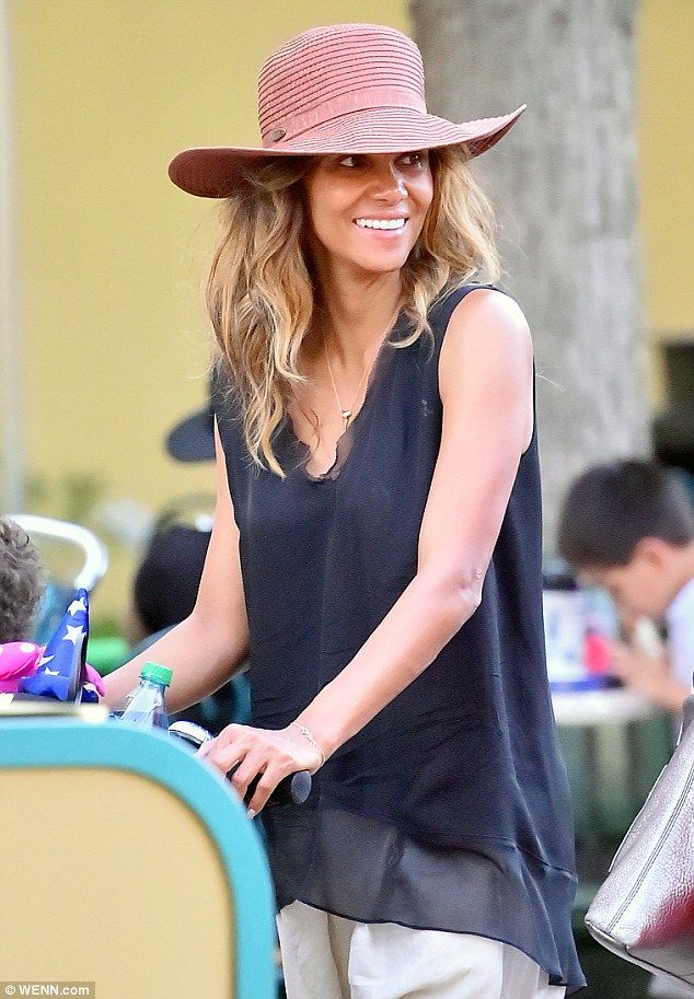 2BBBA17F00000578-0-image-a-38 1440762556457 476ee