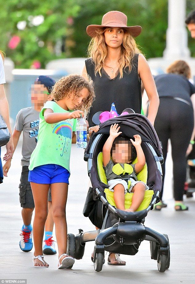 2BBCCF4200000578-3214149-image-a-55 1440764953036 14278