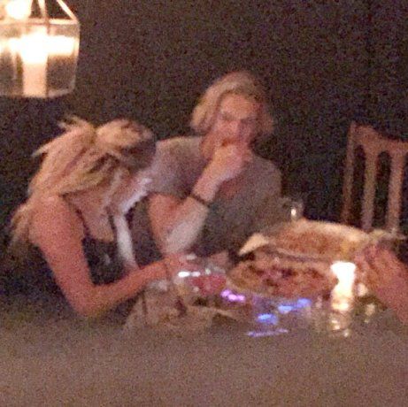 miley-cyrus-romantic-dinner-date-cody-simpson-4 01e8b