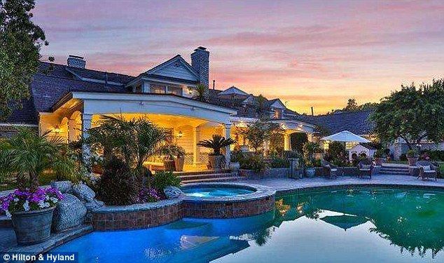 2C6476ED00000578-3237322-image-a-90 1442428889696 32ee6