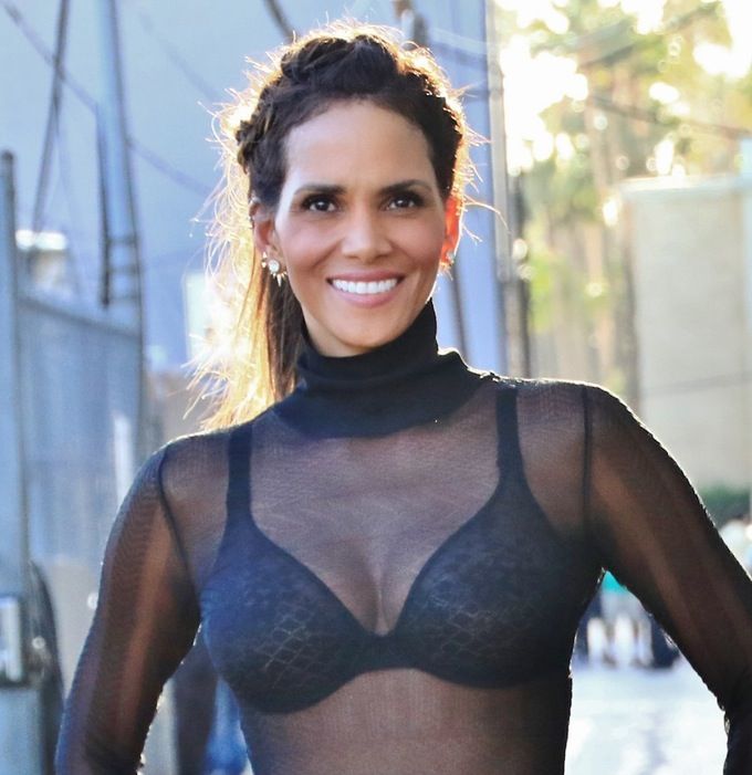 halle-berry-boobs-1 1e6f9