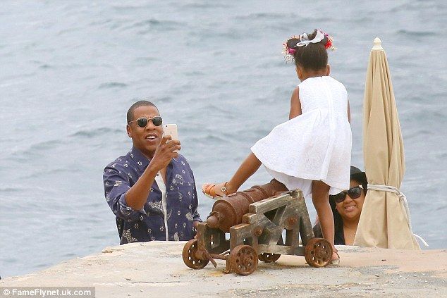 2C62583B00000578-3237071-image-a-7 1442418095061 ed601