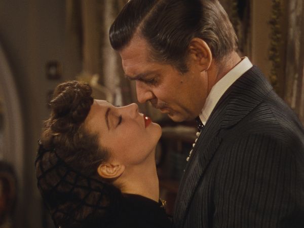 gone-with-the-wind-1939-010-vivien-leigh-clark-gable-kiss-1000x750 554ed