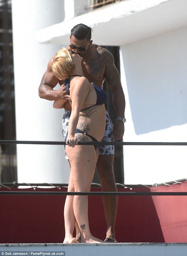 2CBEE63900000578-3248800-image-a-160 1443176486039 38cfd