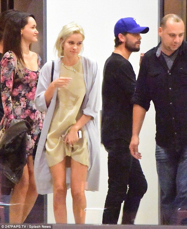 2CFB6B4800000578-3256585-image-a-36 1443718770521 7434e