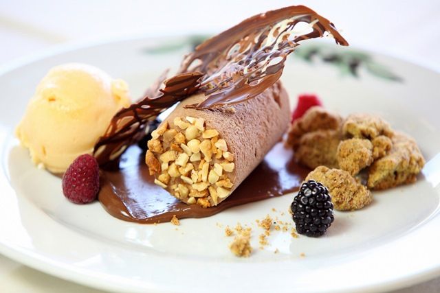 15. Titania Hotel   Olive Garden   Menu dessert 5843c