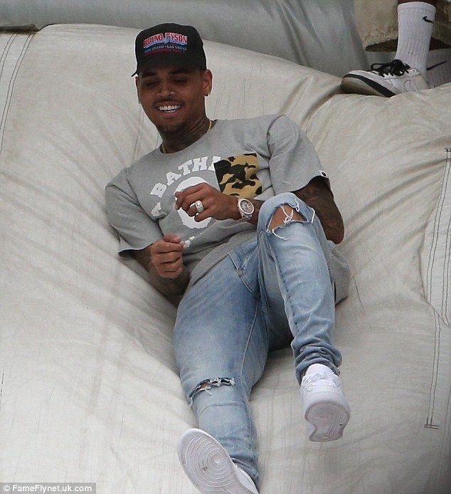 2D7CB26B00000578-0-image-m-61 1445074250977 07864