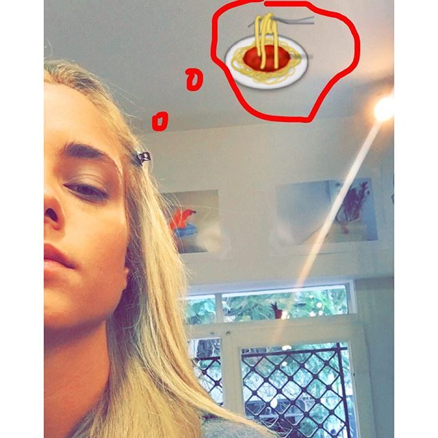 doukissa nomikou ligoureuetai makaronad 24ca0