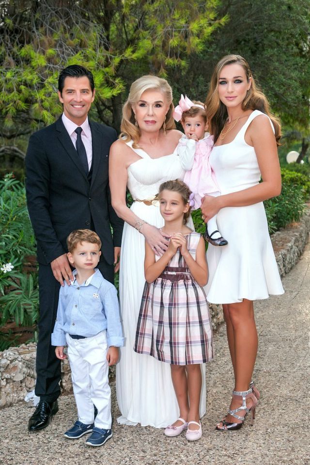 oikogeneia rouva fdf5b