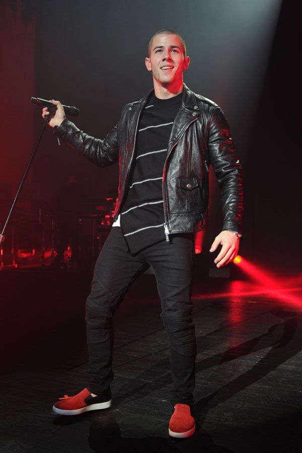 kate-hudson-flustered-wwhl-nick-joans-021 cab23