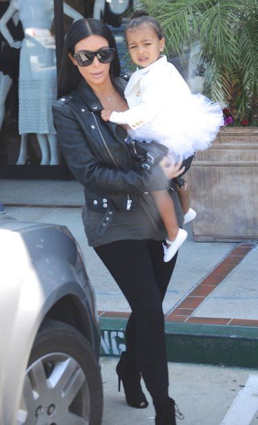 kim-kardashian-north-west-kourtney-kardashian-penelope-disick-ballet-009 33fc6