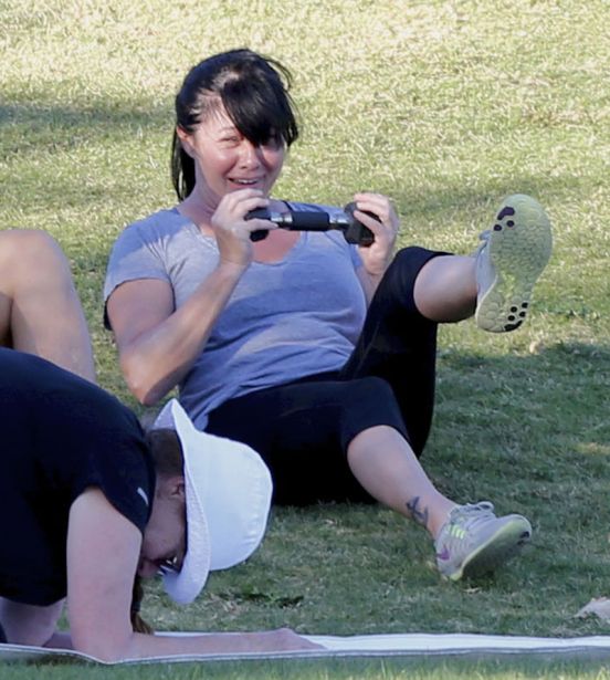 shannen-doherty-no-makeup-exercise-cancer-02 5a5d7