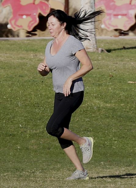 shannen-doherty-no-makeup-exercise-cancer-06 f2af9