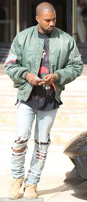 2E28DF8000000578-3306434-image-a-135 1446786224291 7ed3d