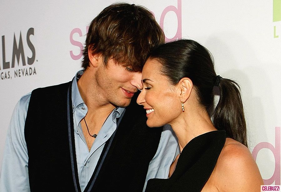 Ashton kutcher demi moore couple18 900x616 b2397