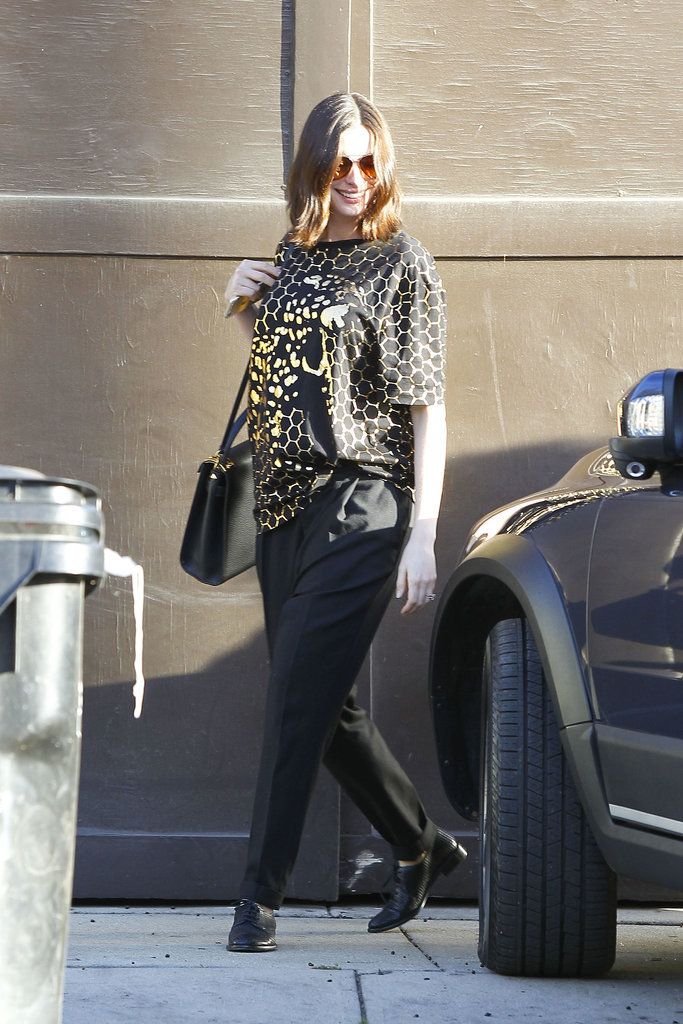 Anne Hathaway Out LA December 2015 Pictures a9491