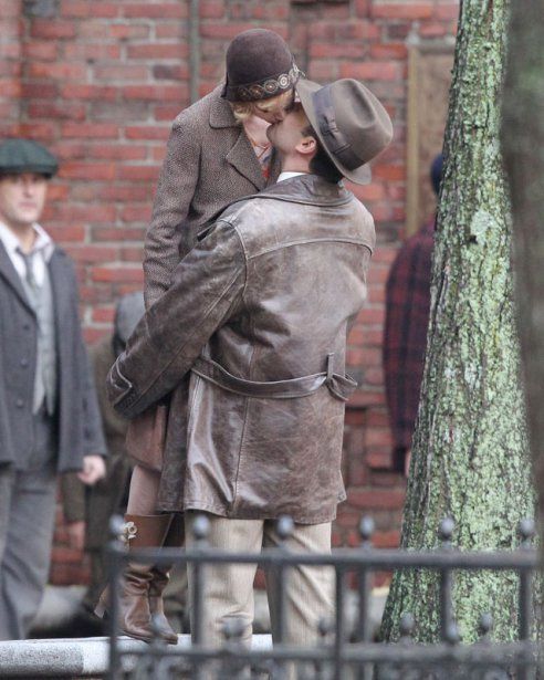 sienna miller ben affleck kiss movie set boston 007 4ce4a