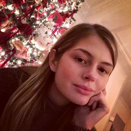 amalia kwstopoulou christmas photo me dentro 9b1b5