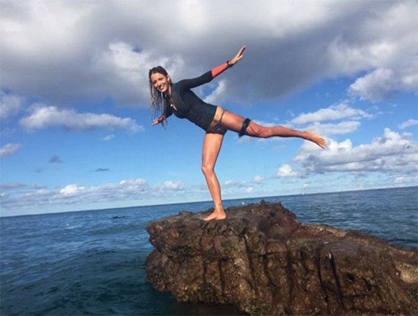 rs 600x453 151231113926 600 blake lively shallows movie bikini 123115 08097