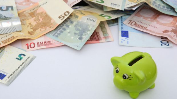 fittosize 620 0 ad0d37122830d9f75a53c7a4a68d0931 geld sparschwein tim reckmann pixelio.de d2306