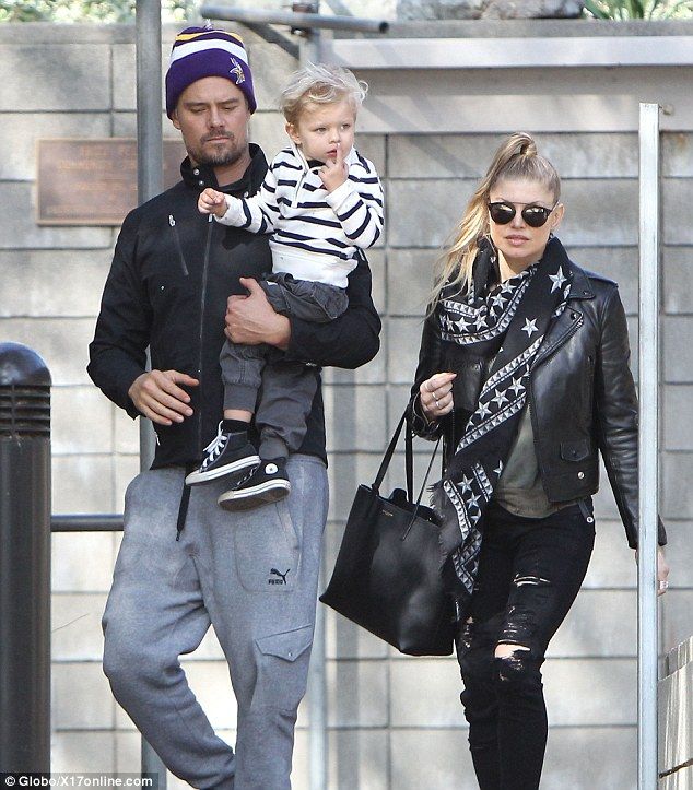 302CB27E00000578 3400188 image a 90 1452811174666 dc505