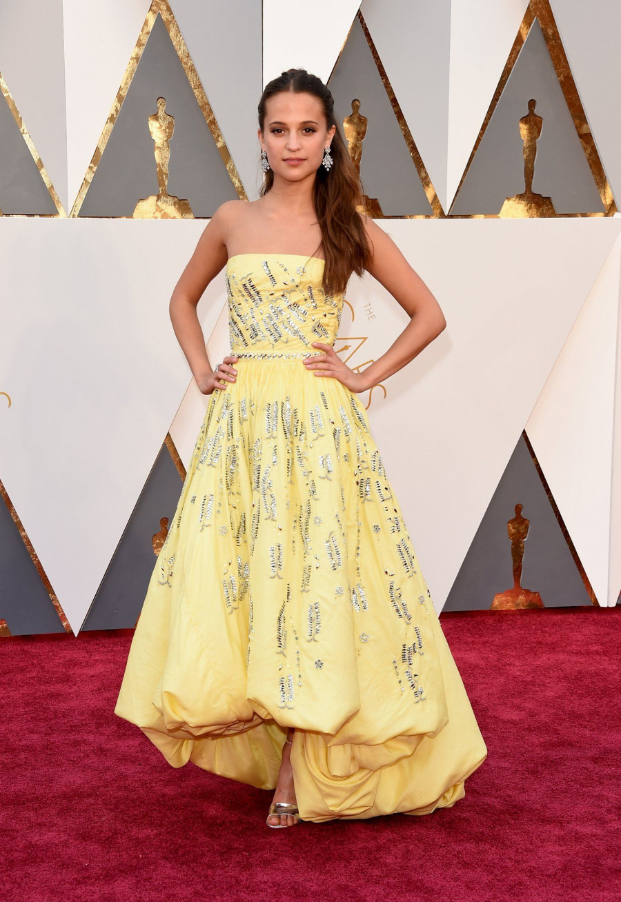 alicia vikander oscars red carpet 2016 louis vuitton d447f