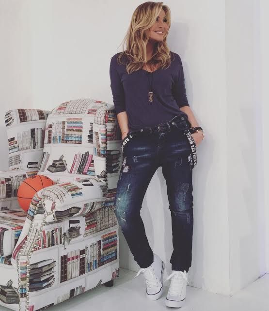 d0663e39 ac28 402d 80bc 720cafc216ed 64521