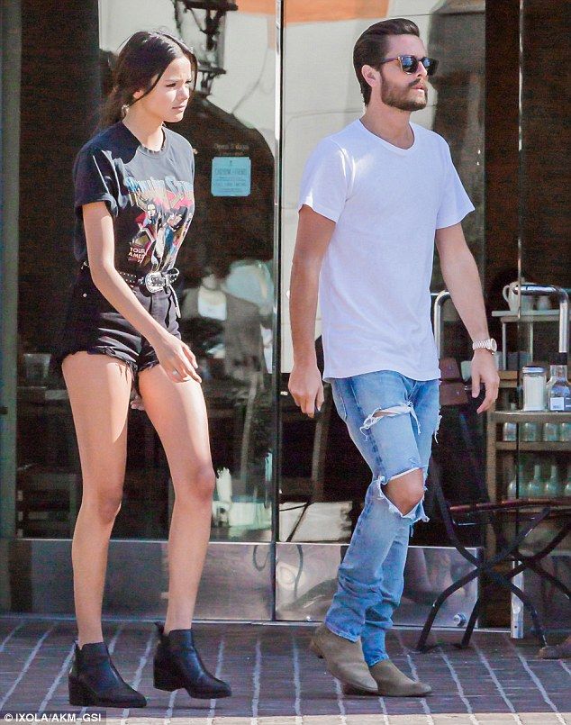 324257C400000578 3495775 A pal Scott Disick was seen with a young woman as they left Tosc m 80 1458159263903 ae79b