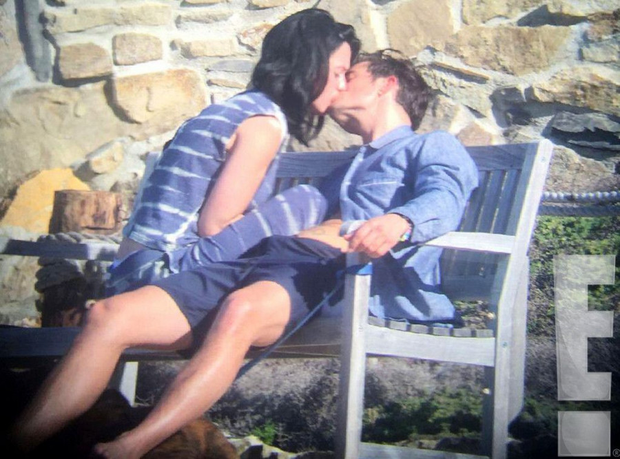 rs 1024x759 160321202458 1024.Katy Perry Orlando Bloom PDA Malibu.4.ms.032116 388ed