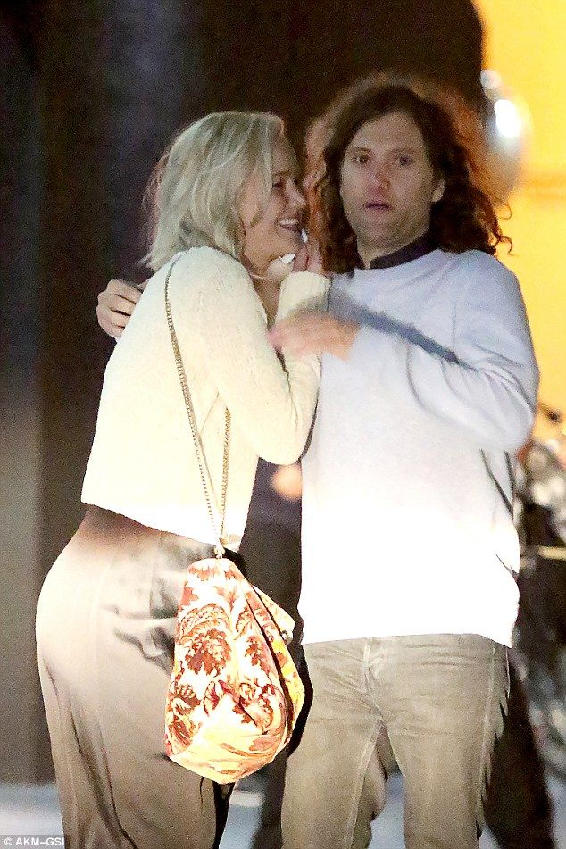 32D75E6900000578 0 image a 32 1459789650660 d5b14