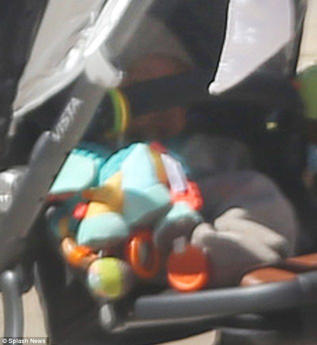 32FE8B3400000578 0 image m 3 1460220499964 94a27