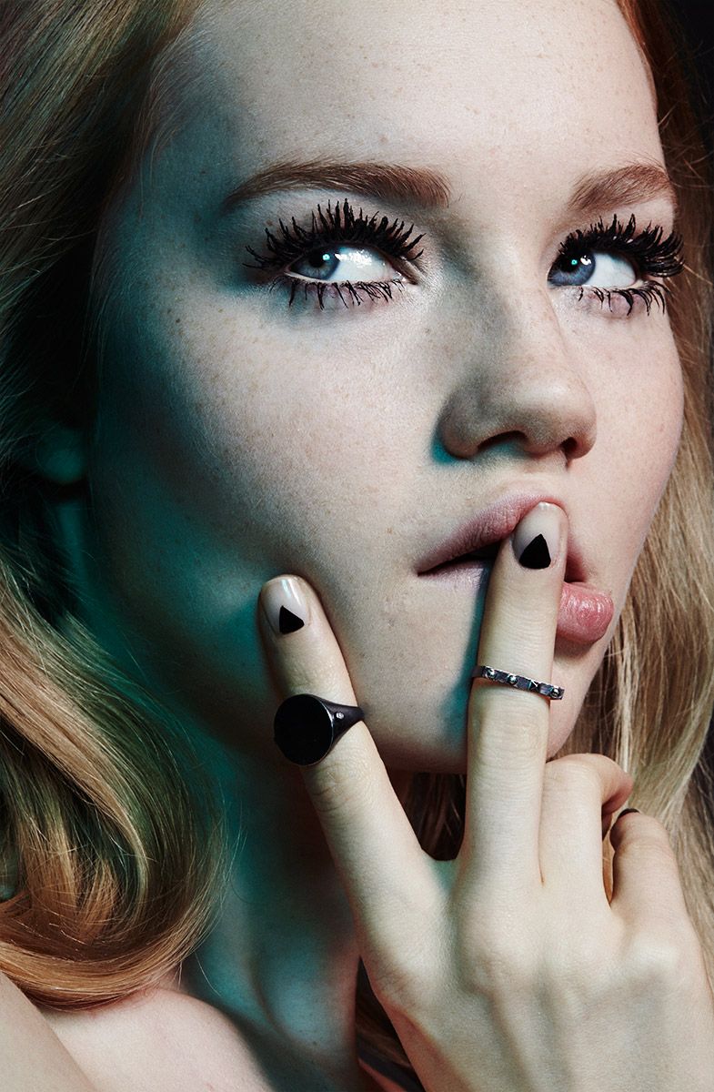 chunky eyelashes rocker makeup 63cbf