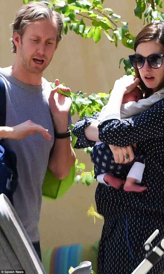 anne hathaway son 2 9629b