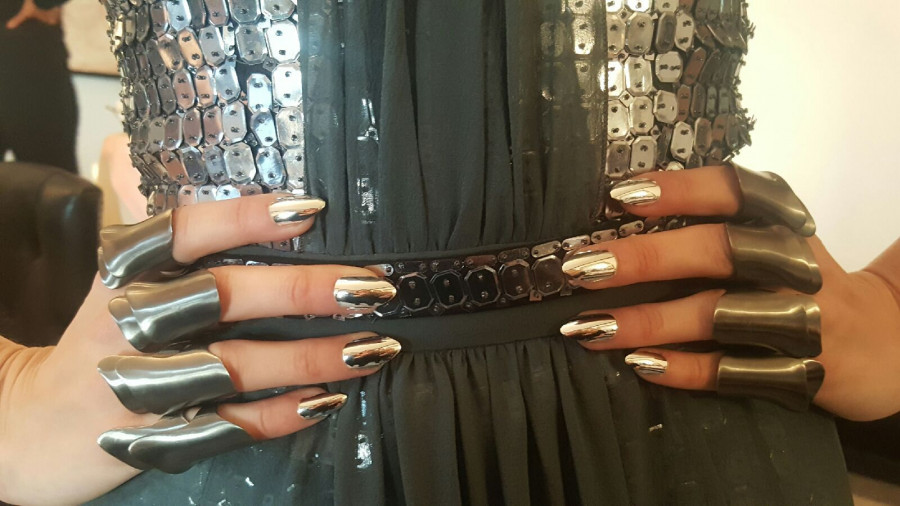 Gigi Hadid Wearing Custom KISS Nails for Met Gala 2016 nails by Mar y Soul 3 fb2da