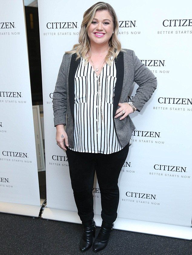 33FE63A900000578 3581761 Hate her Kelly Clarkson seen in November has joked she is jealo a 24 1462827621655 7266b